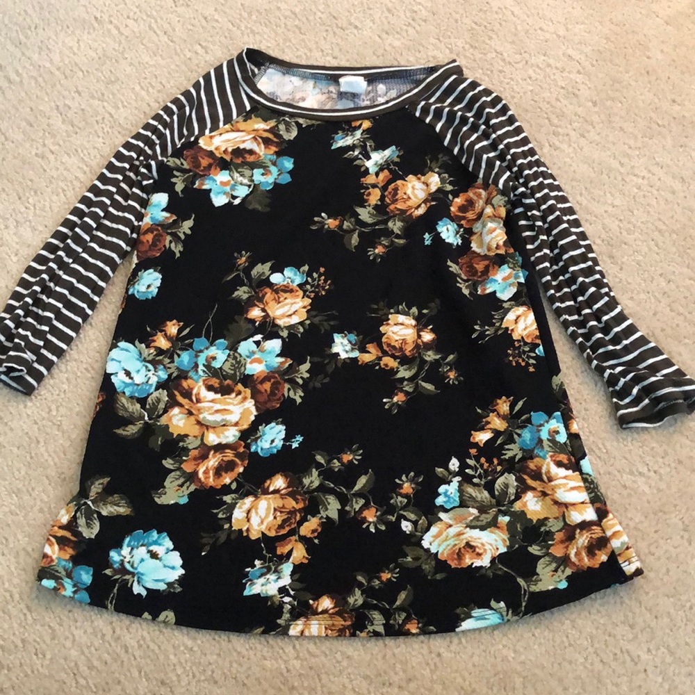 Black Olive floral and stripe 3/4 sleeve top